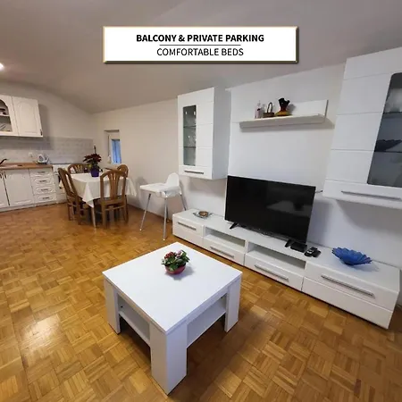 Apartmaji Peric Apartment *
